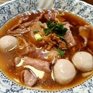 เมนูของร้าน ฮานาน บะหมี่เกี๊ยวเนื้อย่าง