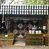 ตลาดป่าไผ่สร้างสุข (สวนไผ่ขวัญใจ)