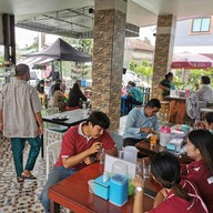 ร้านข้าวขาหมูคุณแม่ เกาะยอ