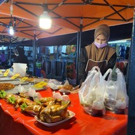 ร้านหม่าล่าพ่นไฟ สถานีรถไฟตรัง