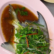 เมนูของร้าน ข้าวต้มปลา หัวปลาหม้อไฟมหาลาภ