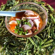 ส้มตำปูเสื่อ