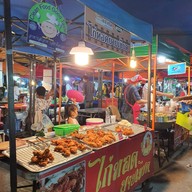 ร้านหม่าล่าพ่นไฟ สถานีรถไฟตรัง
