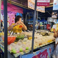 ร้านหม่าล่าพ่นไฟ สถานีรถไฟตรัง
