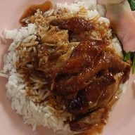 เป็ดย่างน้ำผึ้งเจ้าเก่าบางรัก ตรงข้ามซอยวัดตะกล่ำ