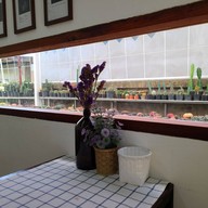 Little World Cafe & Cake