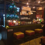 Black Cat Bar วัฒนานคร