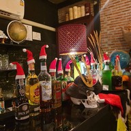 Black Cat Bar วัฒนานคร
