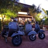 Black Cat Bar วัฒนานคร