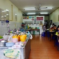 ขนมจีนพี่ป้อม ถนนวิชิตสงคราม