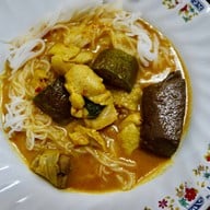 ขนมจีนพี่ป้อม ถนนวิชิตสงคราม