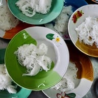 ขนมจีนพี่ป้อม ถนนวิชิตสงคราม
