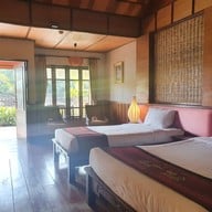 โรงแรมริเวอร์แคววิลเลจ