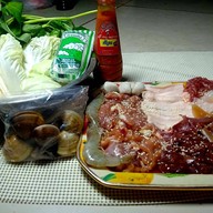 เจ๊บูณสุกี้หมูกระทะ & ข้าวหมูแดง หมูกรอบ