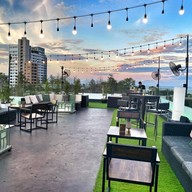 EAST - Rooftop Bar & Lounge