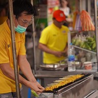 บรรยากาศ ร้านหมูสะเต๊ะ แม่กลอง แม่กลอง