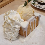 เมนูของร้าน A Little Sweet, Dessert Cafe เขารัง
