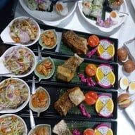 บ้านเดือนฉาย