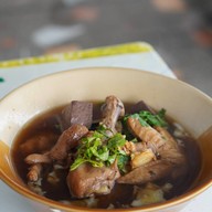 ก๋วยเตี๋ยวไก่ตุ๋น(เครื่องยาจีน) ตระกูลเจี่ย