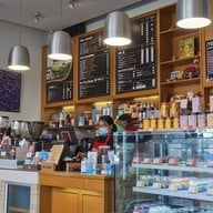 ภูเลย Restaurant ถนนร่วมใจ