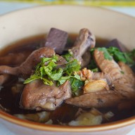 ก๋วยเตี๋ยวไก่ตุ๋น(เครื่องยาจีน) ตระกูลเจี่ย