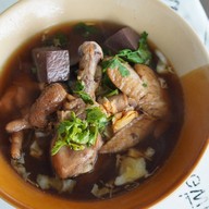 ก๋วยเตี๋ยวไก่ตุ๋น(เครื่องยาจีน) ตระกูลเจี่ย