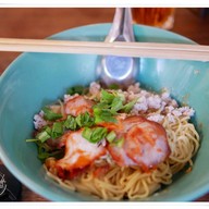 เมนูของร้าน หมี่เกี๊ยวมากองต้า