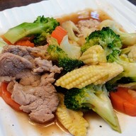 ไก่ย่างคุณหมอ ครัวเมจิกเฟิน แบริ่ง