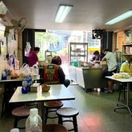 วโรชา (เต็ง) ก๋วยเตี๋ยวลูกชิ้นปลา