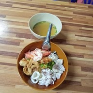 ร้านกาแฟลูกปลาโบราณ พุนพิน