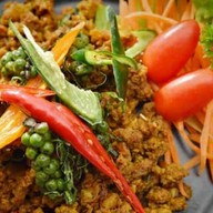 อาหารปักษ์ใต้ อาหารตามสั่งและข้าวแกง ในขนส่ง