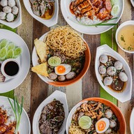 ก๋วยเตี๋ยวเรือเลอรส สาขาจรัญสนิทวงศ์ 13