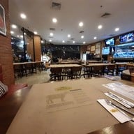 บรรยากาศ Arno's สุขุมวิท 13