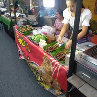 พิซซ่าup to u และหมูดึงดาว