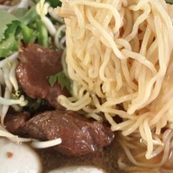 ก๋วยเตี๋ยวหมูตุ๋น