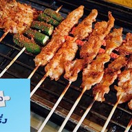 ข้าวหมูทอดกระเทียมพริกโดด