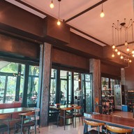 Cafe De Tree