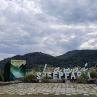 หน้าร้าน สวนละไม Steak House