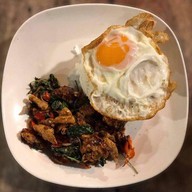 เส้นคั่ว by crazy food