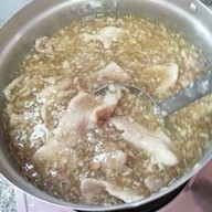 ราดหน้า ขาหมูแต้จิ๋วพี่แองจี้