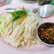 เมนูของร้าน ข้าวมันไก่ลมหวล ตลาด (ถนนพระทรง)