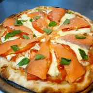 Thin Thin  Pizza Kadfarang กาดฝรั่ง