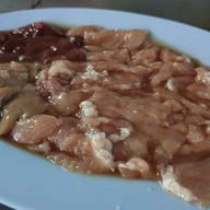 ป้าบัวหมูจุ่มลาดหญ้า สาขาถนนลาดหญ้า5หน้ากสิกรไทย ย้ายไป สาขา2ถนนอิสภาพซอย12จะอยู่ฝั่งตรงข้ามซอยอิสรภาพ7 ก่อนถึงไฟแดงบ้านแขกอยู่ฝั่งขวามือคะ