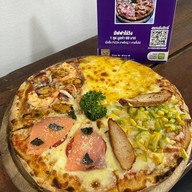 Thin Thin  Pizza Kadfarang กาดฝรั่ง