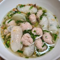 เมนูของร้าน ก๋วยเตี๋ยวปากหม้อลือชา