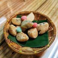 9ban Cafe & Kanom Thai