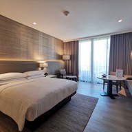 ภูเก็ตแมริออทรีสอร์ทแอนด์สปาในยางบีช