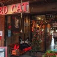 หน้าร้าน Red Cat Cafe ฉะเชิงเทรา