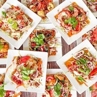 ยำแซ่บแลบลิ้น