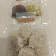 ก๋วยเตี๋ยวแห้งโบราณ/ขนมจีบต้มธันยรัตน์